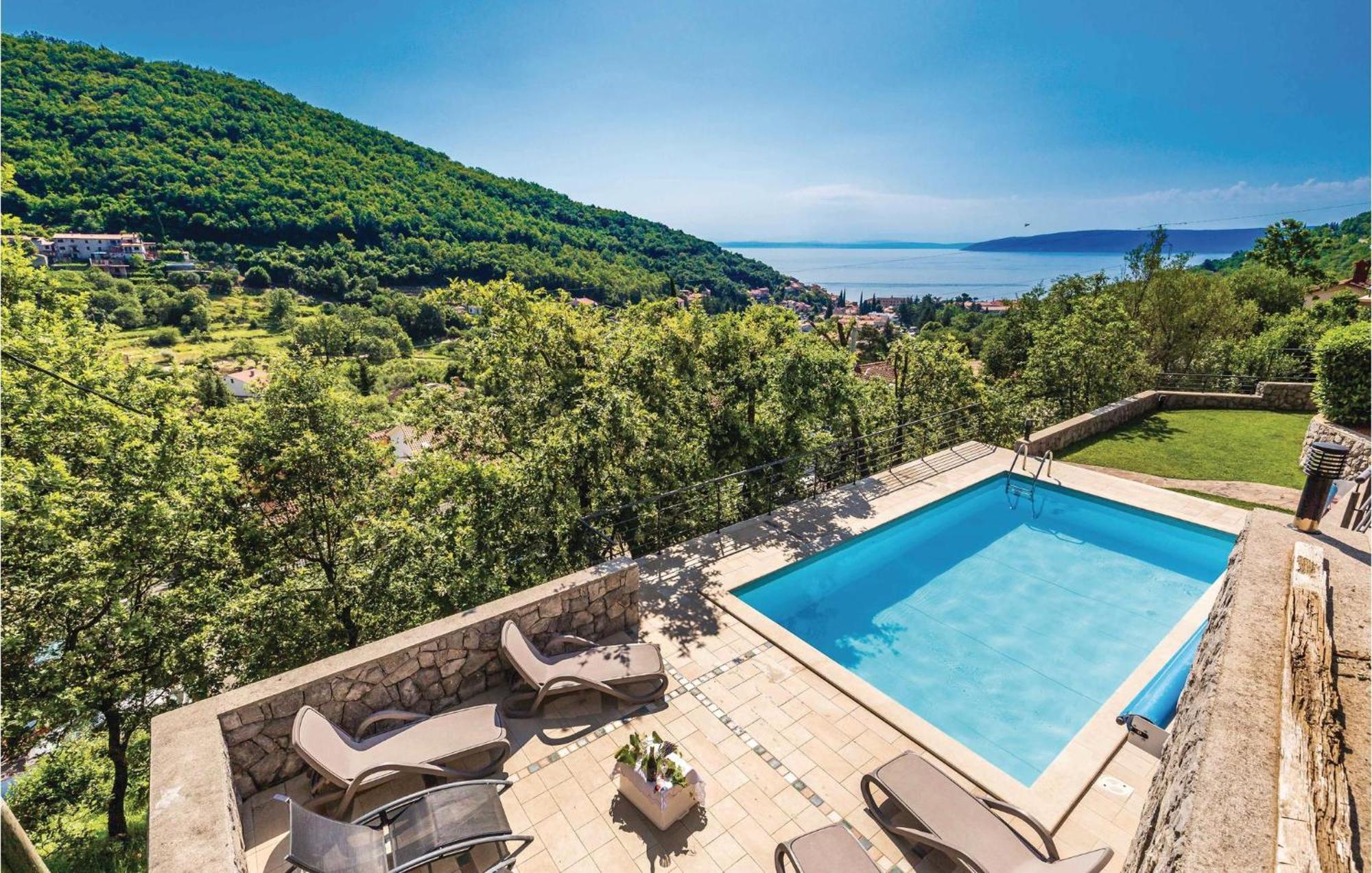 Apartman Stunning In With Wifi Mošćenička Draga